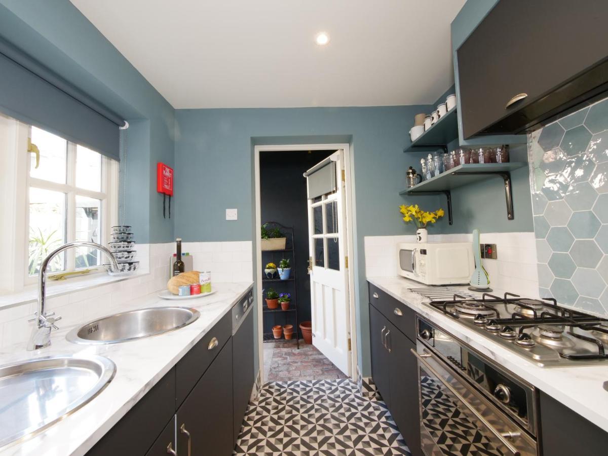 Bar Wall Cottage-City Wall Views-Sleeps 5 York Exterior foto